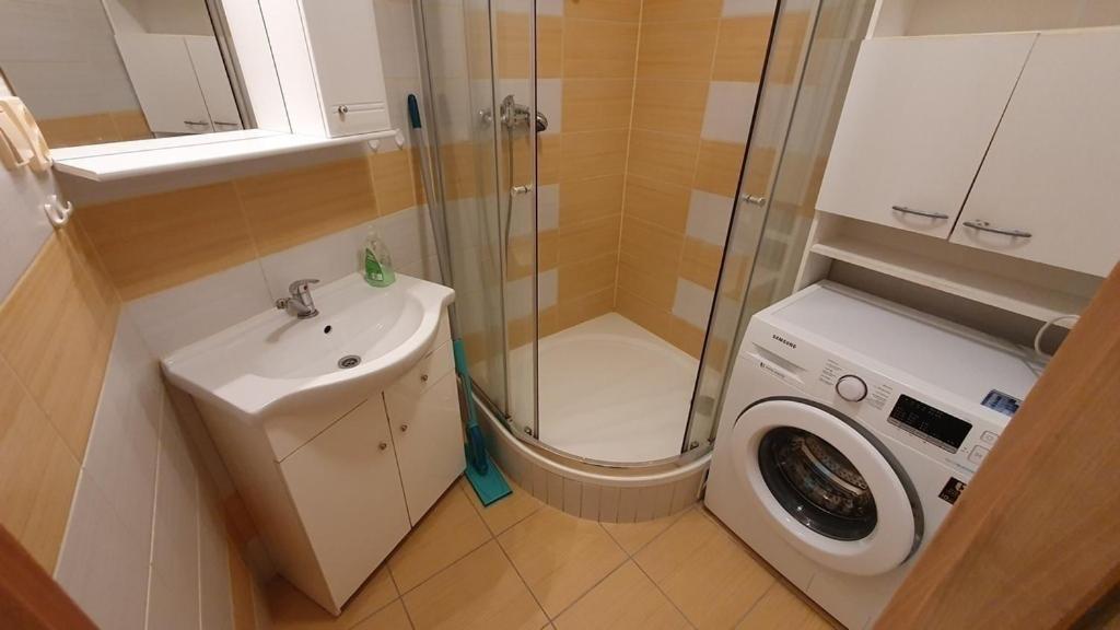 Apartman Mikaela 68 M2 ポプラト エクステリア 写真
